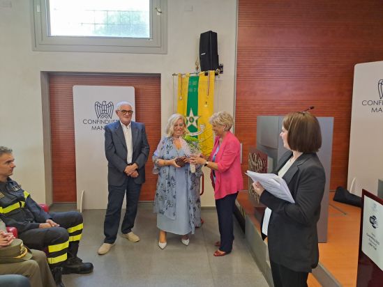SALSI LORETTA 20 ANNI NEL CONSOLATO